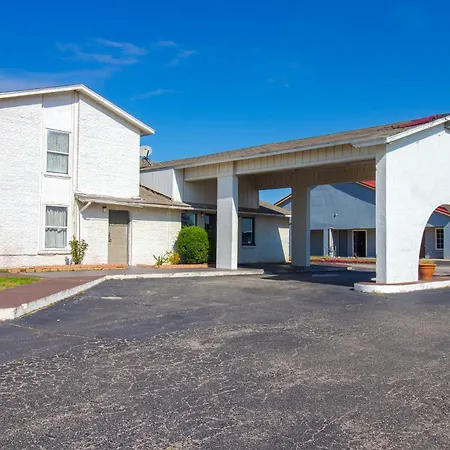 Studio Inn Extended Stay Oklahoma City Airport By Oyo